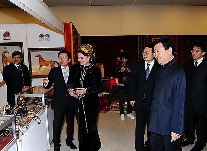 国至今仍在闭关锁国？比朝鲜还要神秘爱游戏app体育亚洲唯一的永久中立(图23)