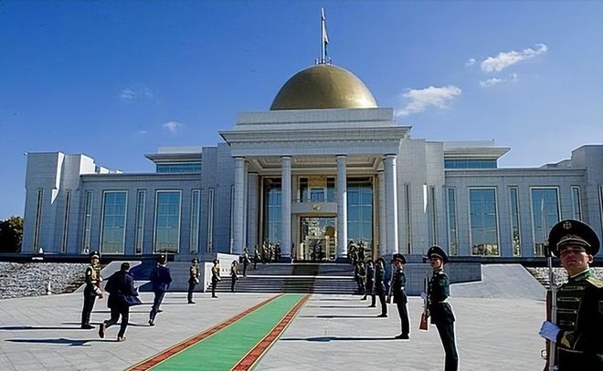 国至今仍在闭关锁国？比朝鲜还要神秘爱游戏app体育亚洲唯一的永久中立(图31)